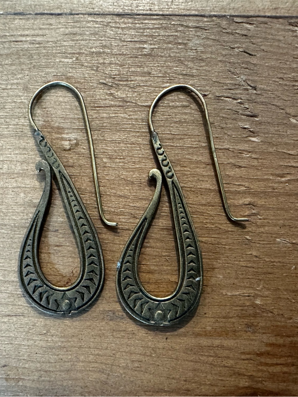 Artisan Silver-Tone Teardrop Earrings – Southwestern Boho Engraved Statement
